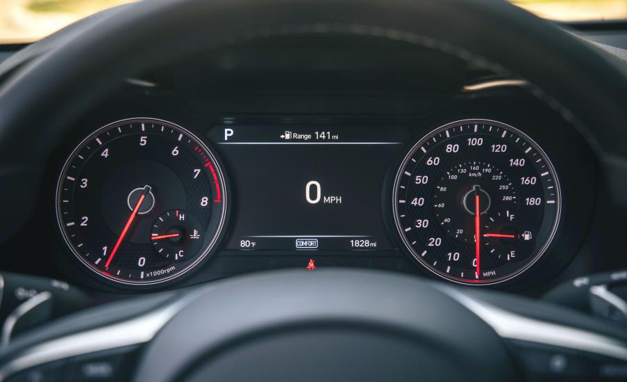 Панель приборов Genesis G70 2.0T 2018 года  (NA) (фото 16 из 44)